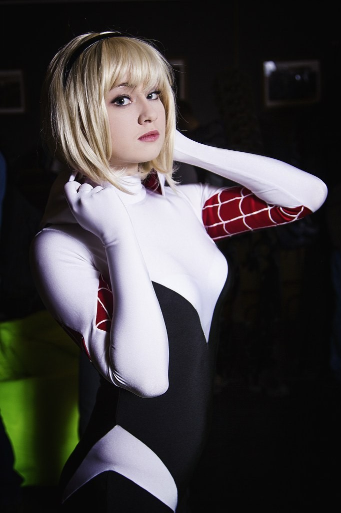 spider_gwen_by_grangeair-d8ijl27